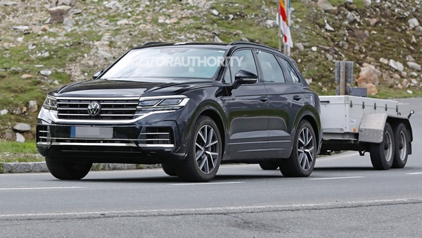 Volkswagen Touareg Spy Shots And Video Mild Update For Mid Sizer