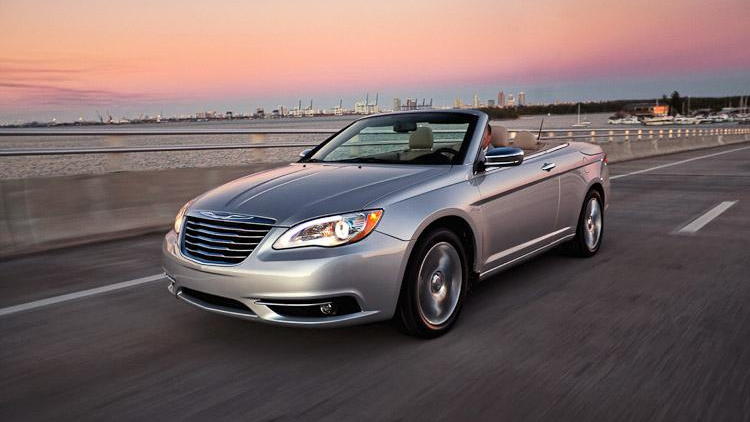 2011 Chrysler 200 Convertible leaked images