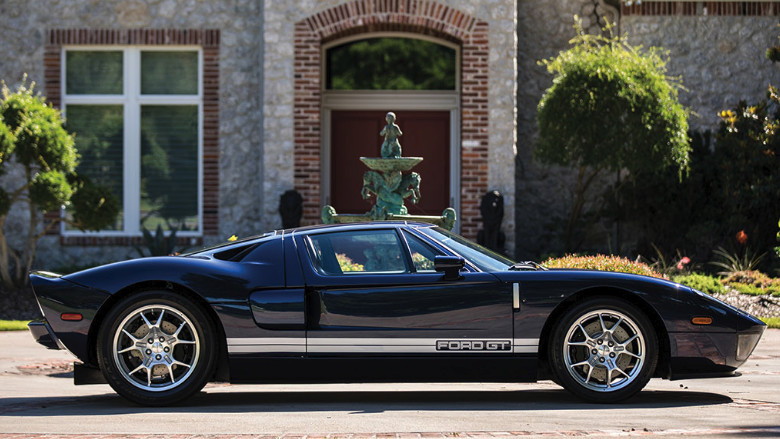 2006 Ford GT heads to auction