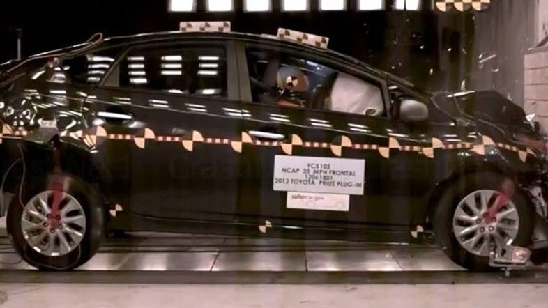 2012 Toyota Prius Plug-in Hybrid Crash Test