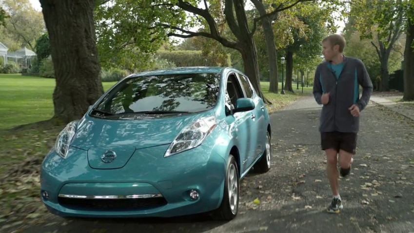 Ryan Reynolds Gets Funny With The 2012 Nissan Leaf: Video