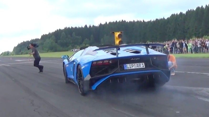 Lamborghini Aventador LP750-4 SV almost runs over camera man