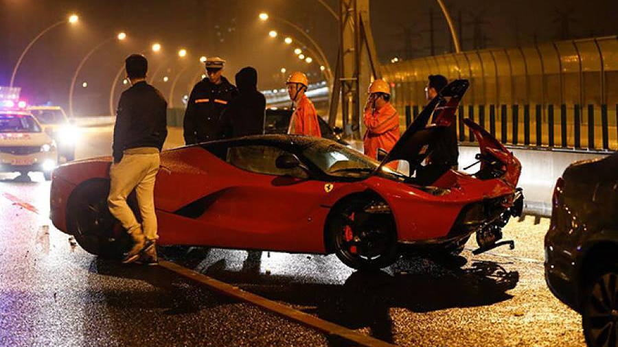 Ferrari LaFerrari crash in China - Image via WreckedExotics