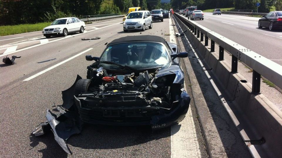 Rafael de Mestre's Crashed Tesla Roadster (via Facebook)