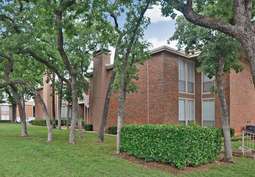 Clusters Apartments 16 Reviews Denton Tx For Rent Coronado Villa Denton