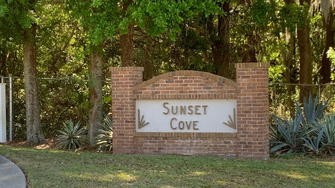 821 Sunset Cove Drive - Winter Haven, FL