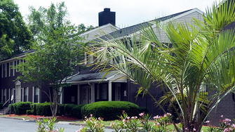 Colonial Forest Apartments - Jacksonville, FL