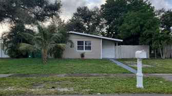 3871 SW 60 Ave - Davie, FL