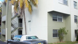 Vogue Apartments - Fort Myers, FL