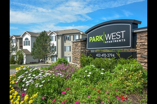Park West Apartments - 84 Reviews | Omaha, NE Apartments for Rent | ApartmentRatings©