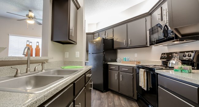 Summerstone 50 Reviews Bedford Tx Apartments For Rent