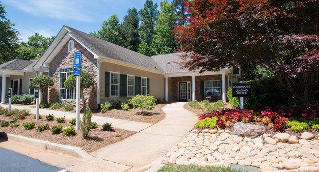 Woodlands At White Oak 79 Reviews Newnan Ga Apartments For