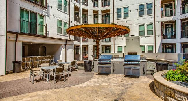 The Monterey by Windsor - 49 Reviews | Dallas, TX Apartments for Rent