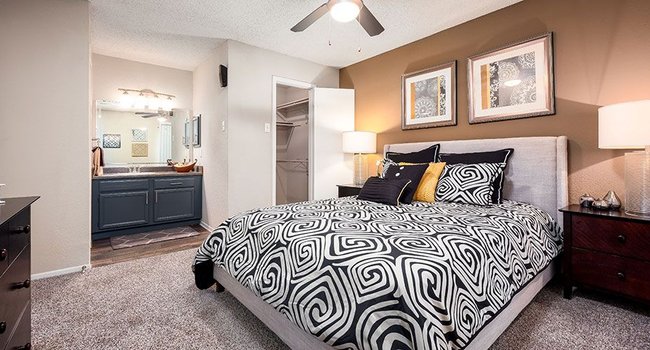 Silverbrook Apartments - 331 Reviews | Grand Prairie, TX Apartments for