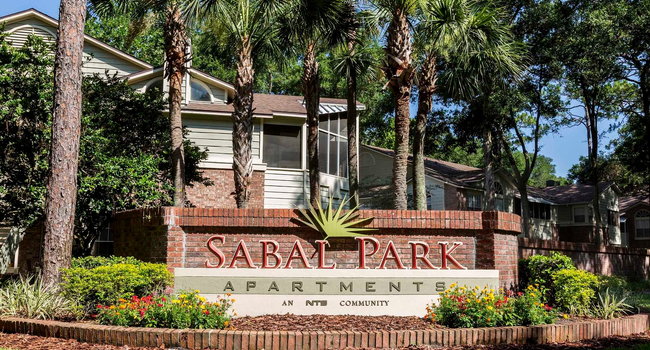 Sabal Park entrance sign