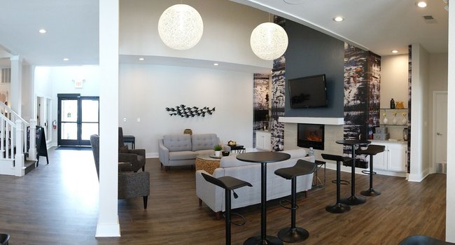 Union Station Luxury Apartments - 197 Reviews | West ...