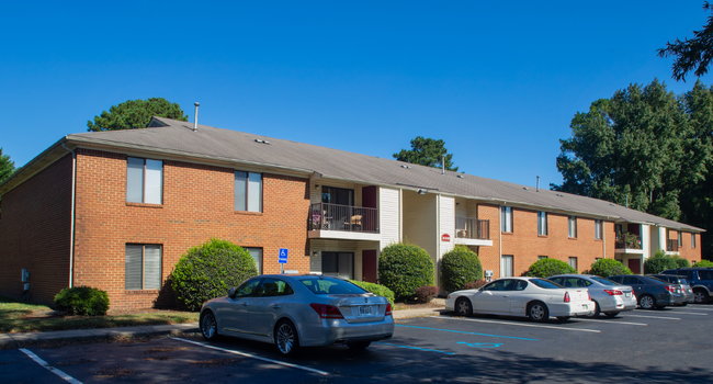 Willow Oaks Apartments - Chesapeake VA