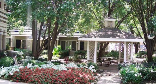 Courtyards Of Tulsa 110 Reviews Ok Apartments For Rent Image Of Courtyards Tulsa In Ok