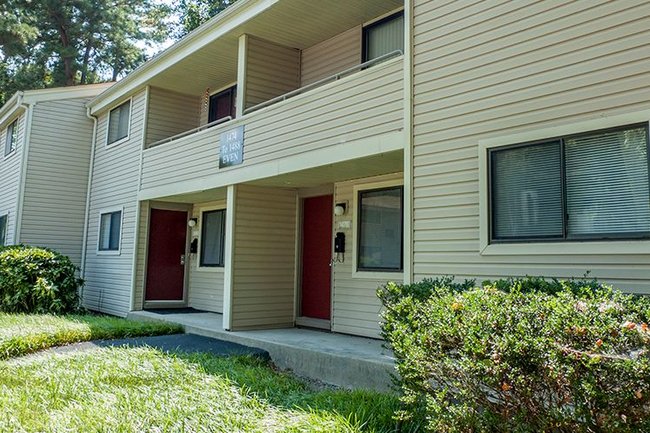 The Crossings at Bramblewood Apartments 196 Reviews