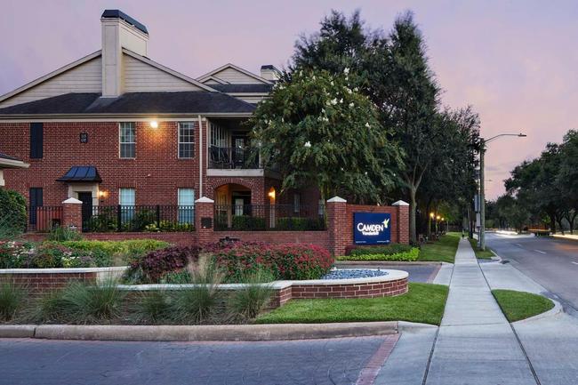 Camden Vanderbilt - 306 Reviews | Houston, TX Apartments for Rent
