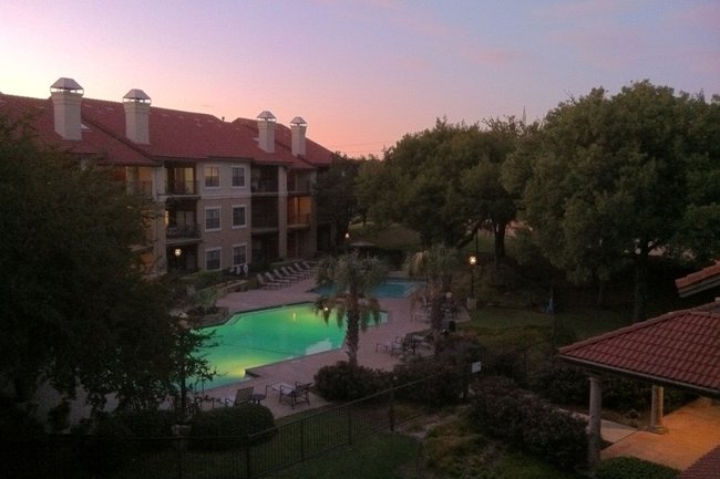 Waters Edge Apartments 206 Reviews Plano Tx For Rent Resident Photo Of Waters Edge Apartments In Plano Tx