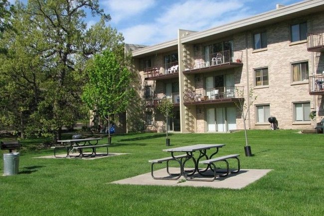 Westview Park Apartments - 11 Reviews | West Saint Paul, MN Apartments